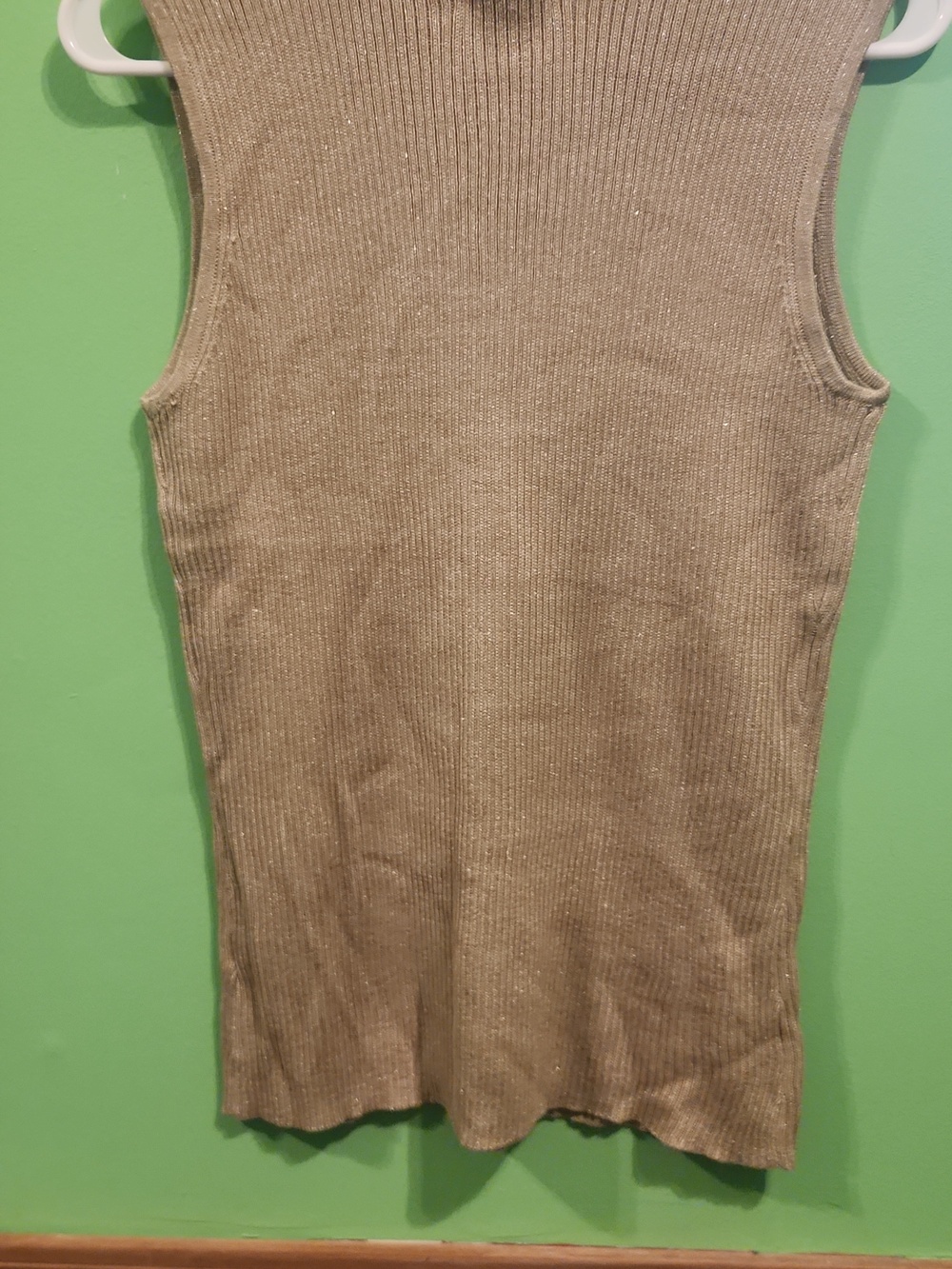 Metallic Thread Turtleneck Vest - Picture 5 of 9